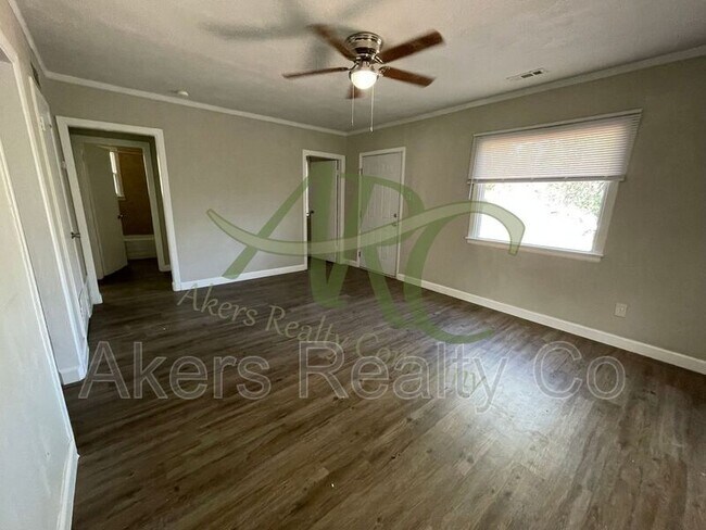 Foto del edificio - 1510 W 17th St