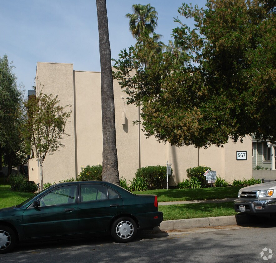 Building Photo - 567 N Holliston Ave