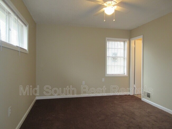 Foto del edificio - 4053 Range Line Rd