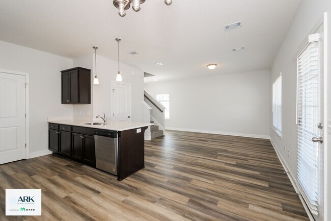 Foto del edificio - 135 Sugarberry Ln