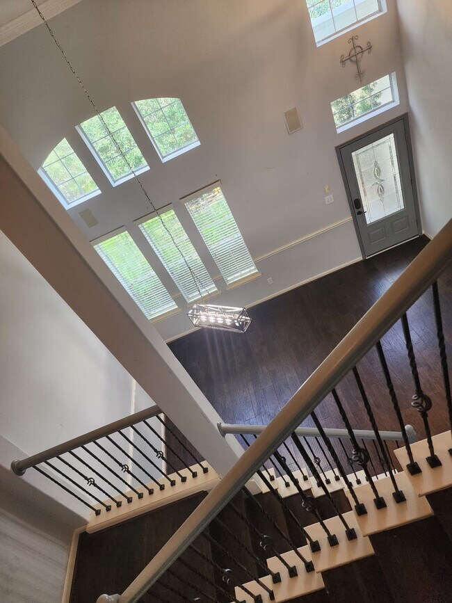 Building Photo - 16935 Jelly Park Stone Dr