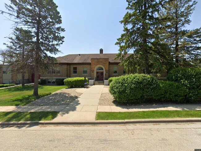 Building Photo - 139 E North St