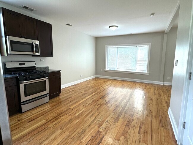 Foto del edificio - 3904 W Armitage Ave