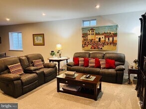 Building Photo - 107 Nevermore Dr