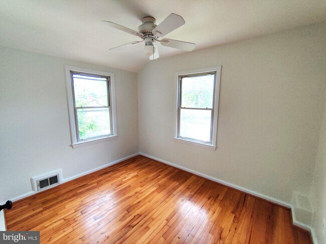 Foto del edificio - 5942 Williamsburg Rd