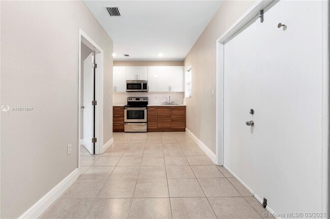 Building Photo - 214 Salamanca Ave