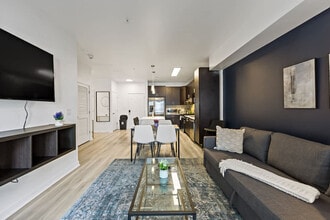 Building Photo - 205 S Kings Dr