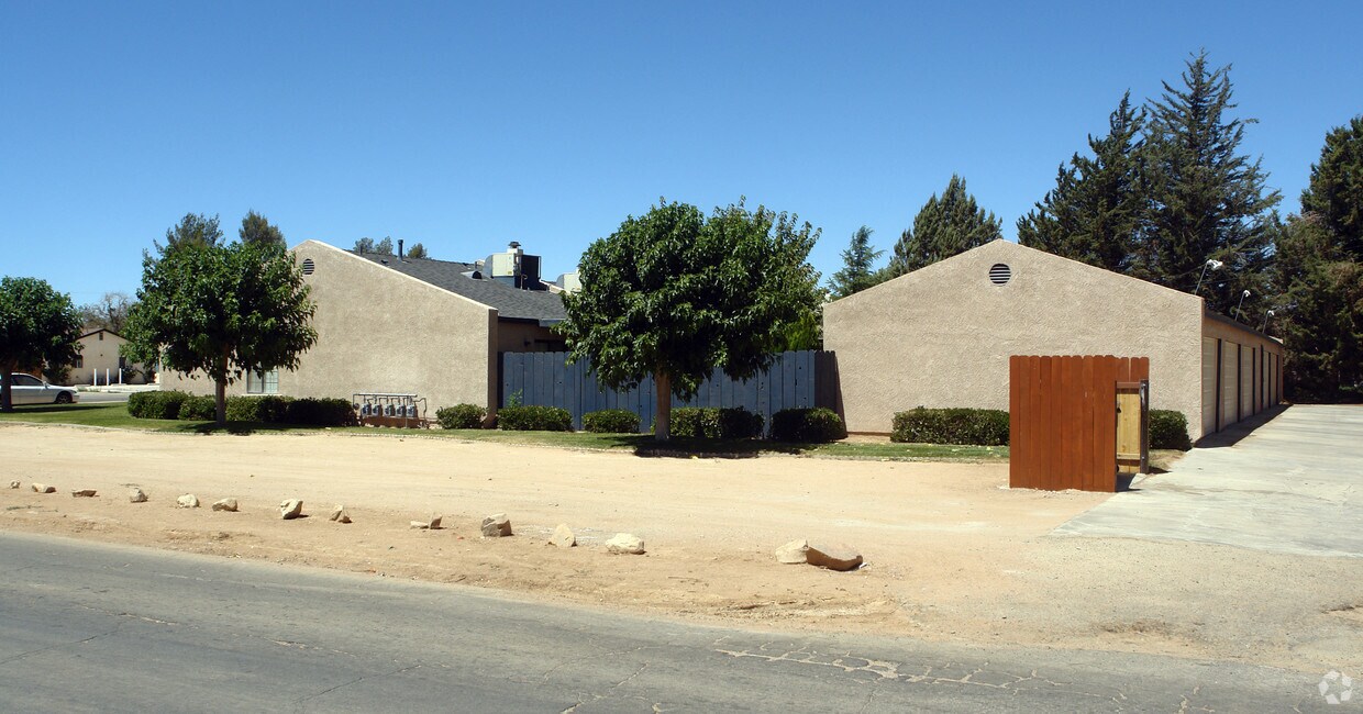 Building Photo - 20258 Zuni Rd
