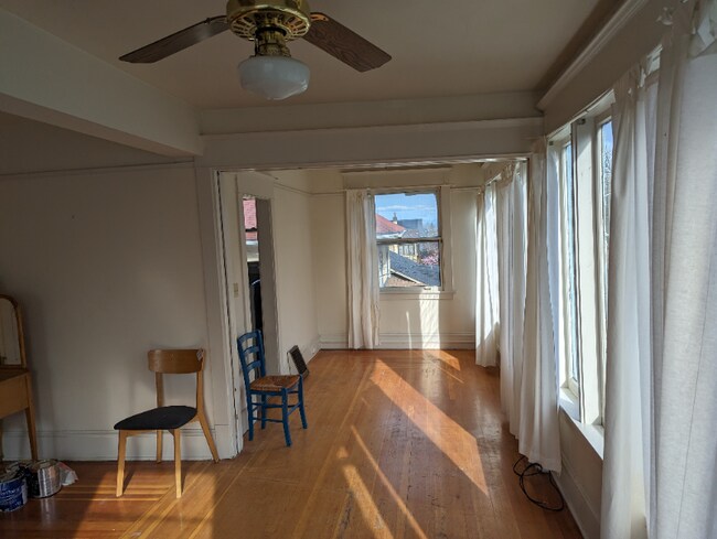 Building Photo - 418 N 59th St