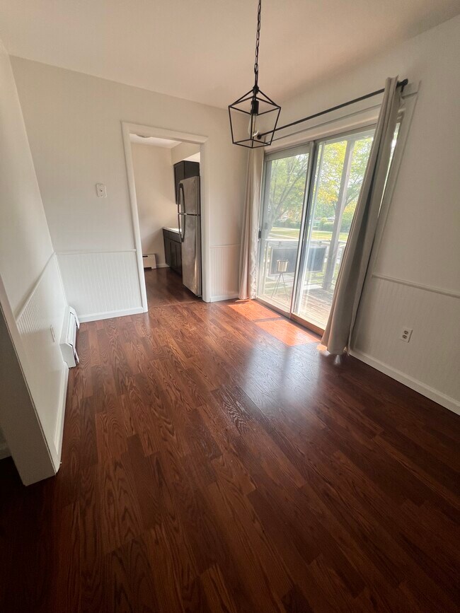 Foto del edificio - 32 Tanager Rd