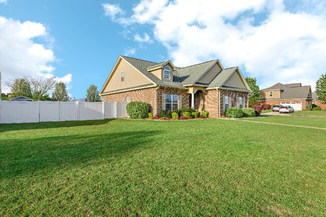 Building Photo - 137 Greyfox Trail