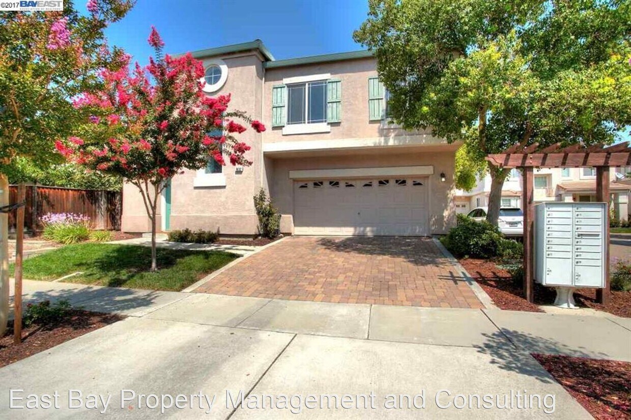 Primary Photo - 4 br, 2.5 bath House - 6832 Tiffany Cmn.