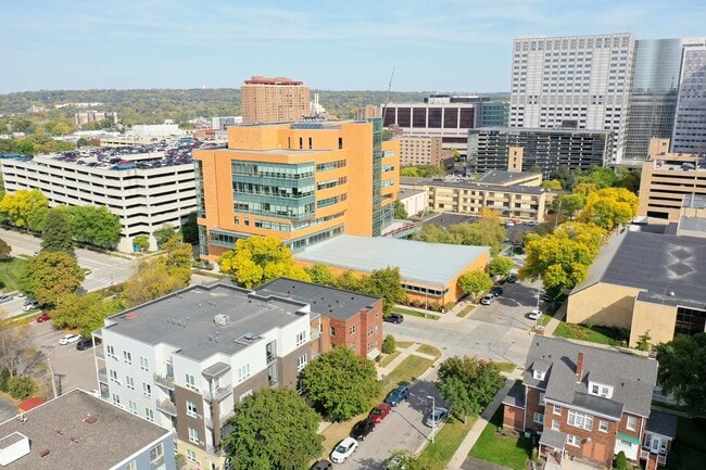 Building Photo - Zick Apartments