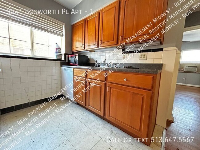 Foto del edificio - 5541 Bosworth Pl