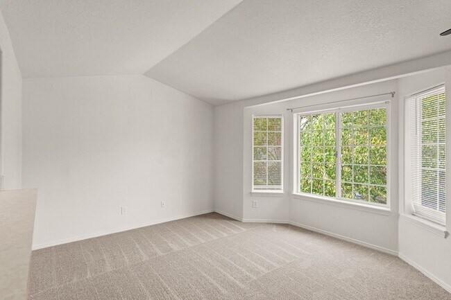 Foto del edificio - Centrally Located 1 Bedroom Apartment in Beaverton