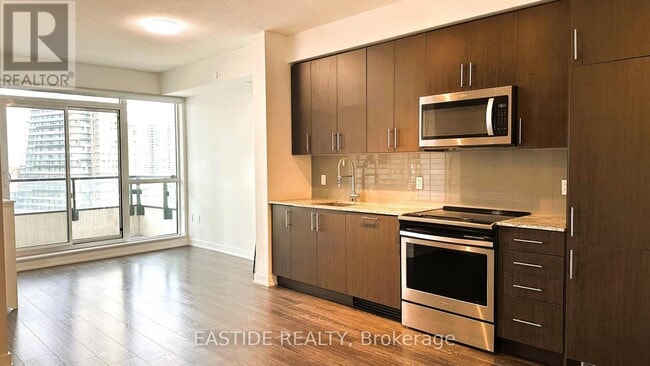 Building Photo - 4055-4055 Parkside Village Dr