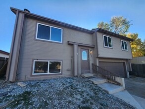 Building Photo - 1315 Shadberry Ct