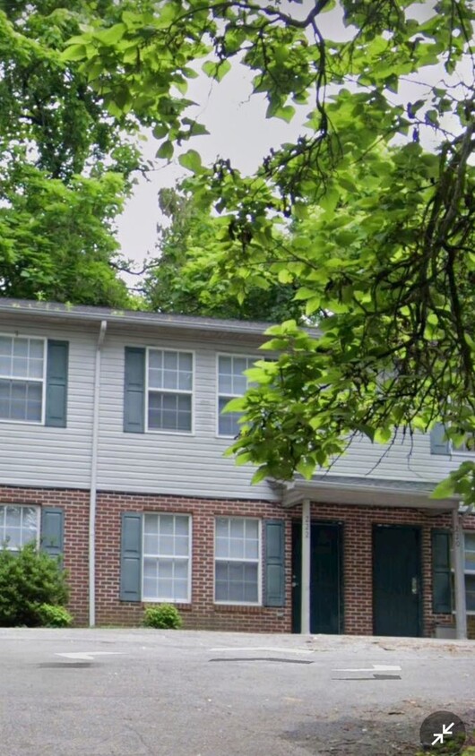 Foto principal - Knoxville 37920 - Coming Soon! Available t...