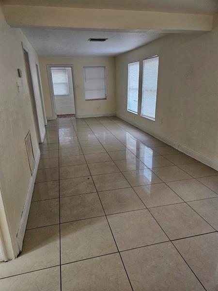 Foto del edificio - 228 NW 13th Ct