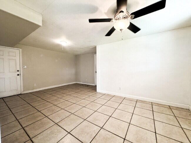 Building Photo - "Spacious 4-Bedroom, 2-Bathroom in Yuma!"