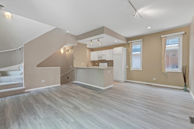 Building Photo - 1320 S Federal St