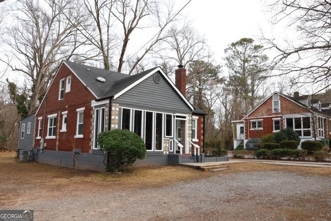 Foto del edificio - 1526 Childress Dr SW