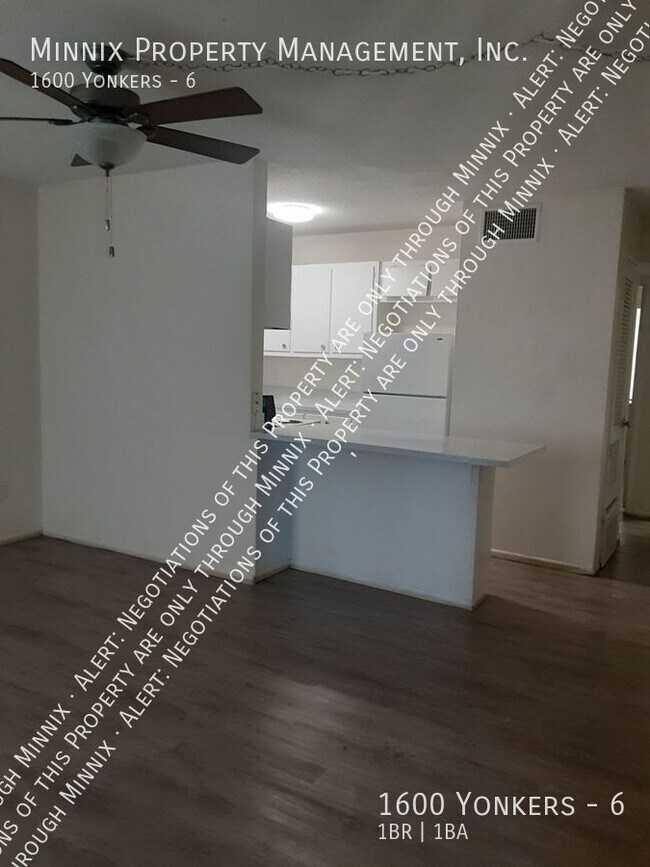 Building Photo - Plainview Apartments 1 Bedroom 1 Bath - Ca...