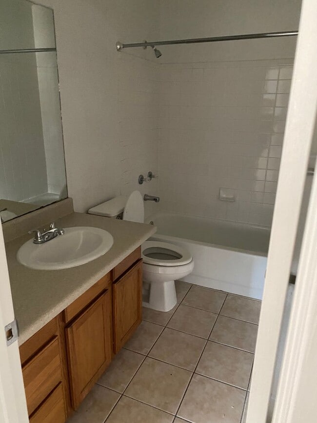 Building Photo - 2416 Jerome Dr