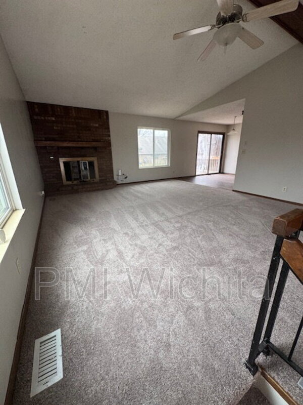 Building Photo - 1730 S Beech Ct