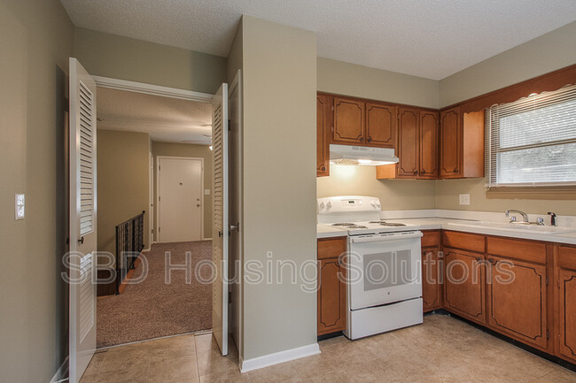 Foto del edificio - 8015 E 87th St