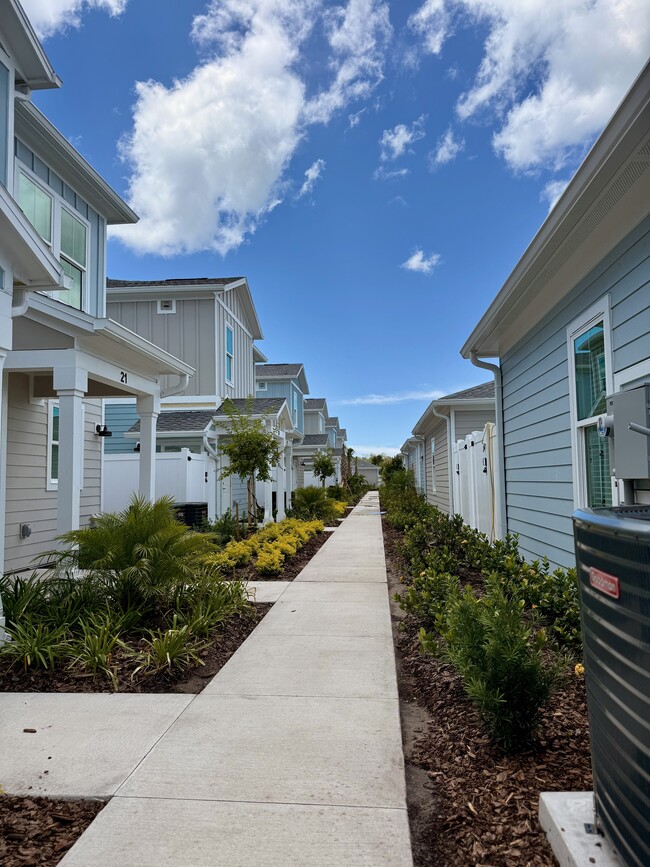Building Photo - Villas at Venice