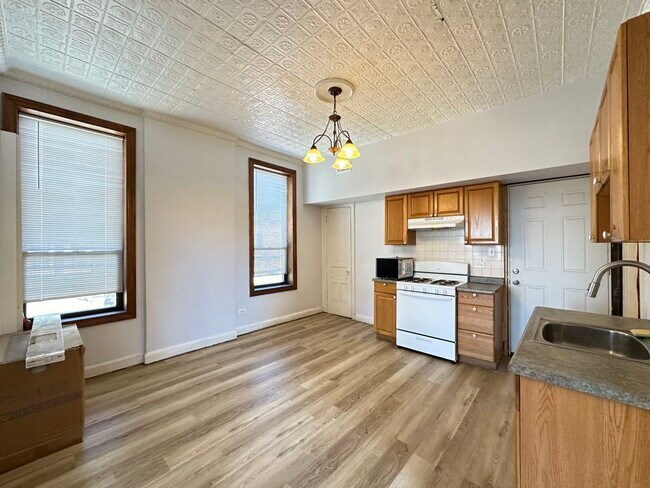Foto del edificio - 2347 W 24th Pl