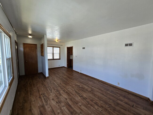 Building Photo - 412 Sherman Ave