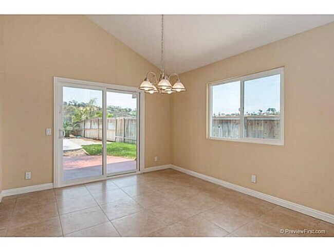 Foto del edificio - 3 Bedroom 2.5 Bath Home Near Lake Calavera!