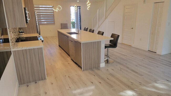 Foto del edificio - 10455 NW 82nd St