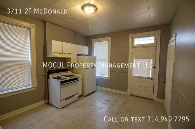 Building Photo - 3711 2F McDonald-