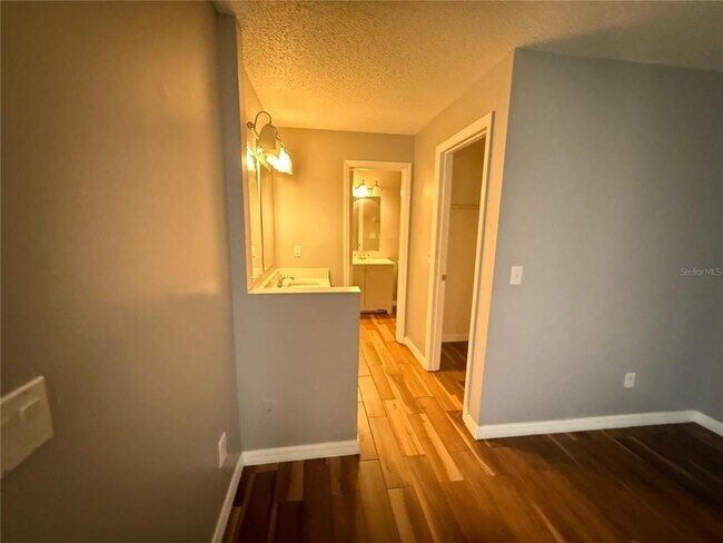 Foto del edificio - 103 Lakepointe Cir