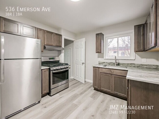 Building Photo - 536 Emerson Ave