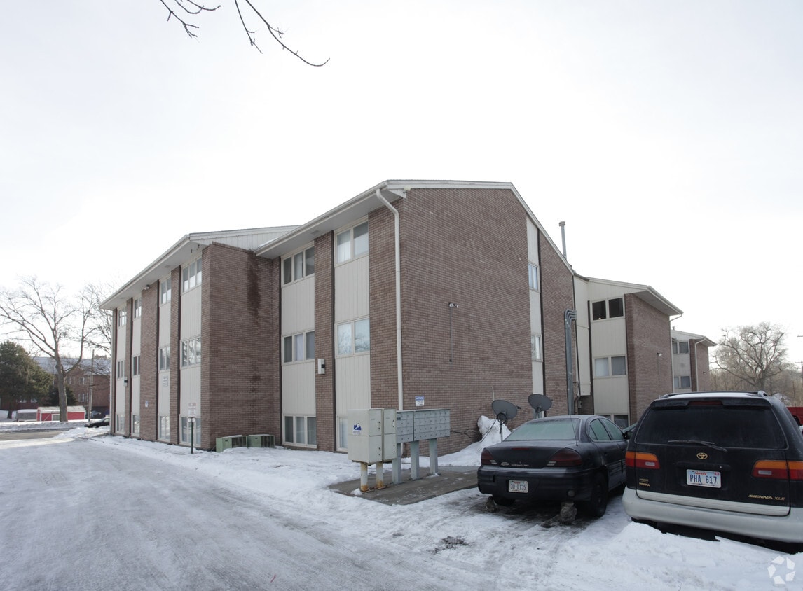 Exterior - Cheerio Apartments
