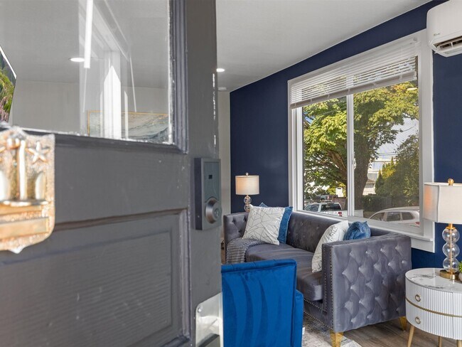 Foto del edificio - 2402 Rucker Ave