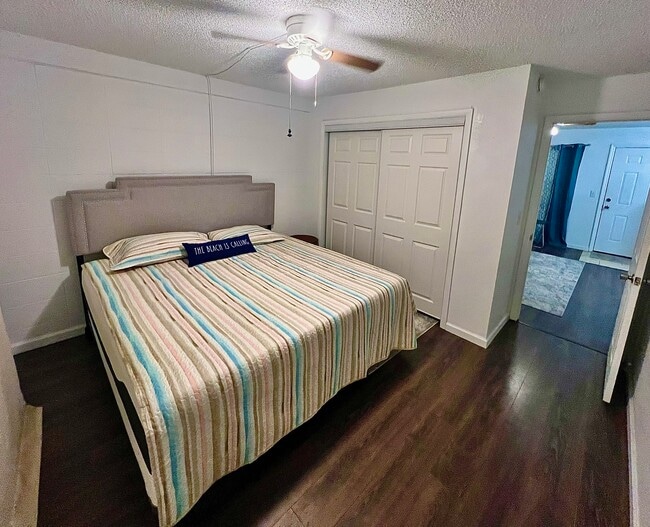 Photo - Monterey Palms Apartments