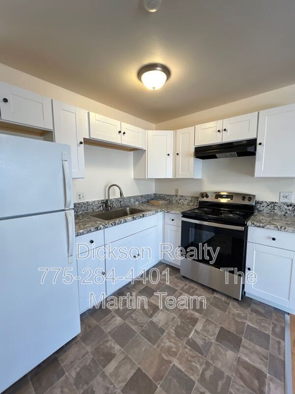 Building Photo - 3560 Yosemite Pl