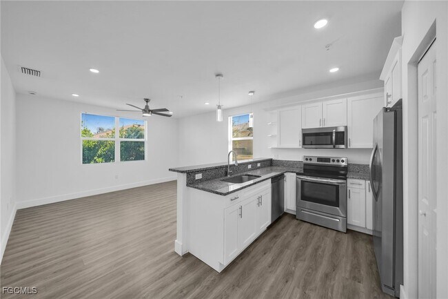 Foto del edificio - 275 SW 4th St