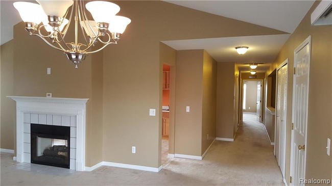 Building Photo - 15101 Hidden Pointe Cir