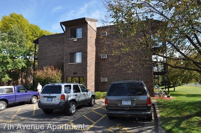 Building Photo - 2050-2052 7th Ave E