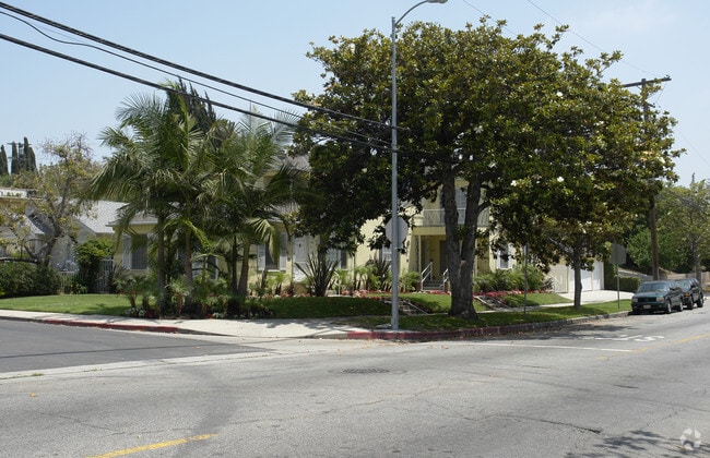 Building Photo - 420-426 N Van Ness Ave