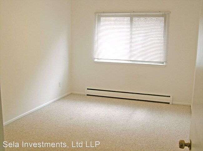 Building Photo - 1 br, 1 bath Apartment - 1565-1575 St Paul...
