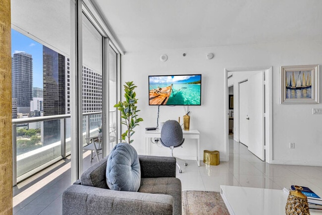 Building Photo - 481 Brickell Ave