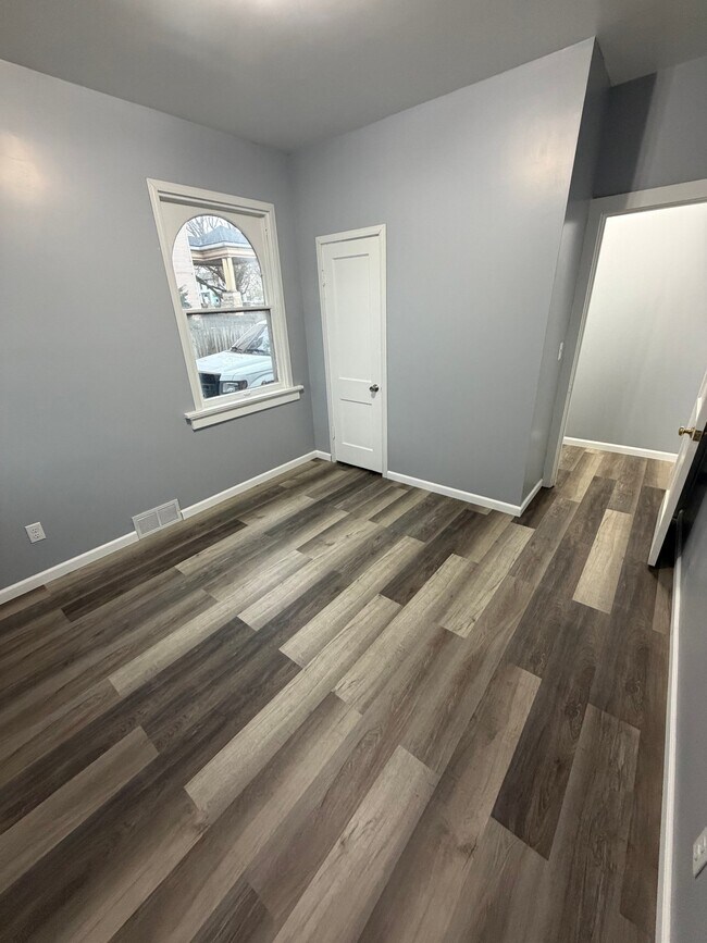 Foto del edificio - 1224 E 11th St