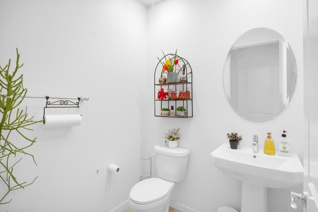Foto del edificio - Welcome to Ovation at Flora Park! A 55+ Ga...